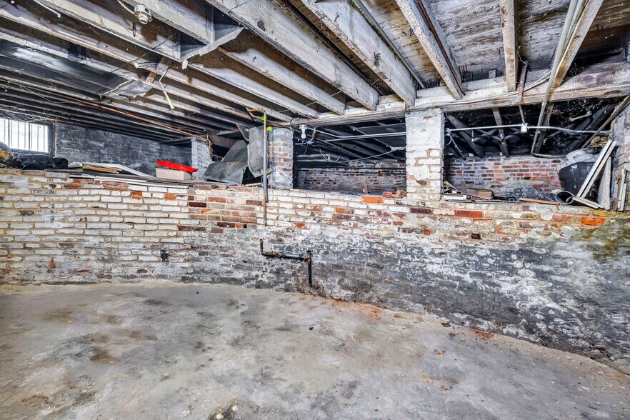 More Photos Of 6318 Lorain Ave, Cleveland Loft Creative Space For Sale