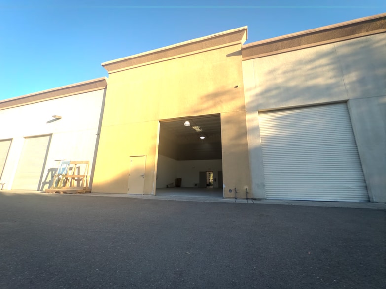 More Photos Of 470 W Larch Rd, Tracy Service For Lease