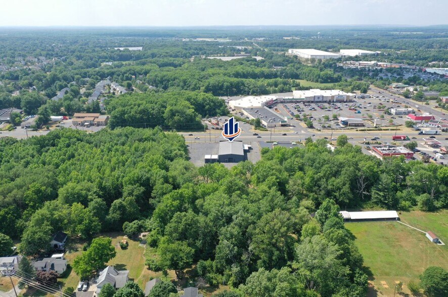 More Photos Of 449 Route 130, East Windsor Auto Dealership For Lease