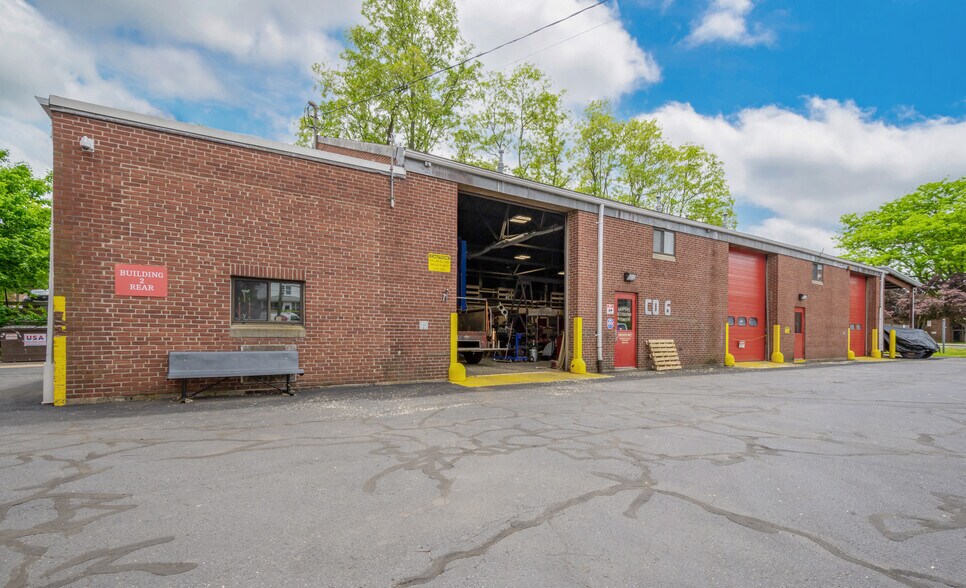 More Photos Of 330 Main St, Manchester Loft Creative Space For Sale