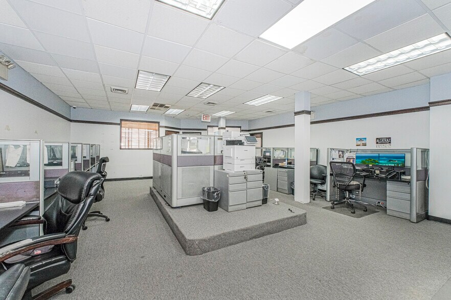 More Photos Of 1751 Bath Ave, Brooklyn General Retail For Lease