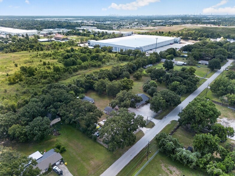 More Photos Of 9326 Kay Ln, Houston Office Residential For Sale