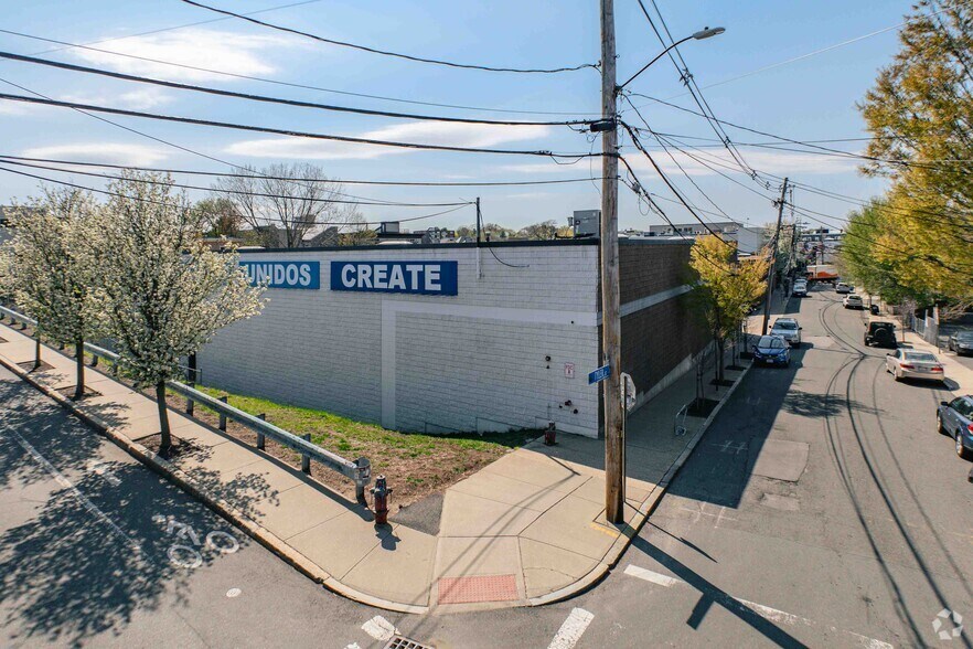 More Photos Of 8 Tyler St, Somerville Flex For Lease