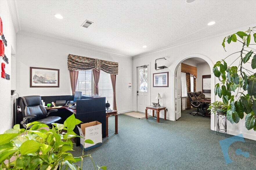 More Photos Of 5316 Bransford Rd, Colleyville Office For Sale