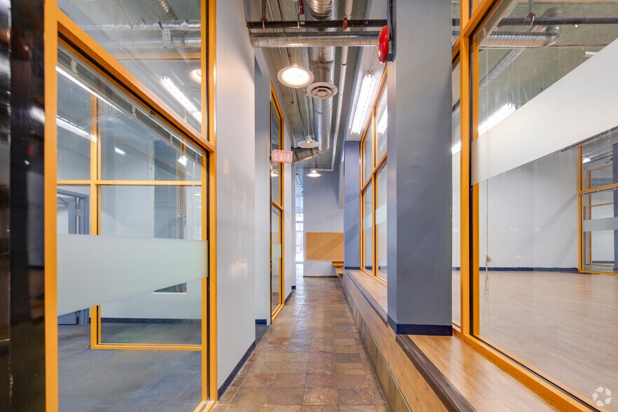 More Photos Of 541-547 Seymour St, Vancouver Storefront Retail Office For Lease