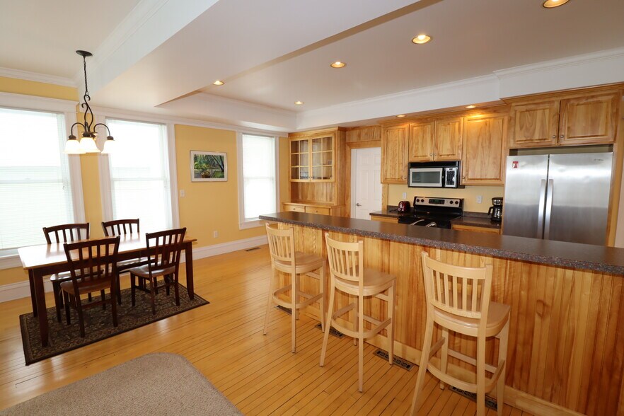 More Photos Of 250 Rittenhouse Ave, Bayfield Restaurant For Sale