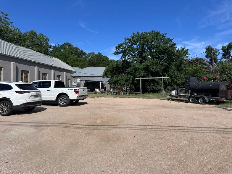 More Photos Of 103 Main st, Blanco General Retail For Sale