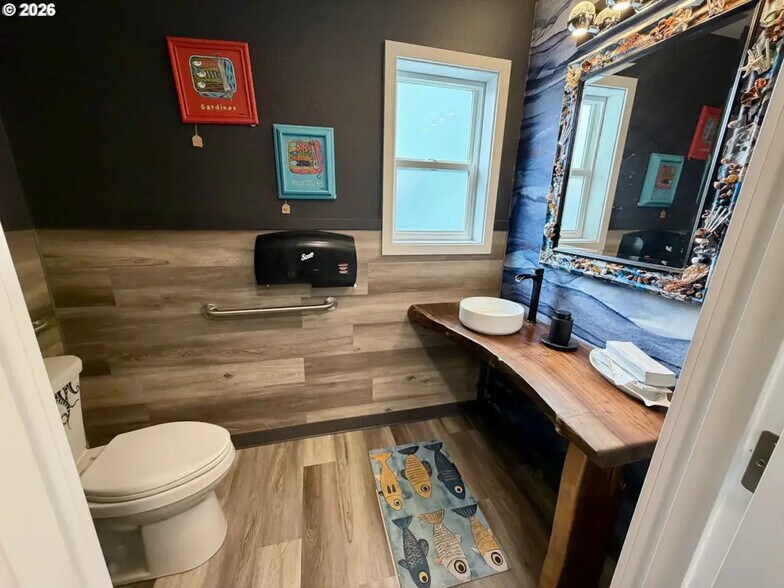 More Photos Of 404 Garibaldi (Hwy 101), Garibaldi General Retail For Sale