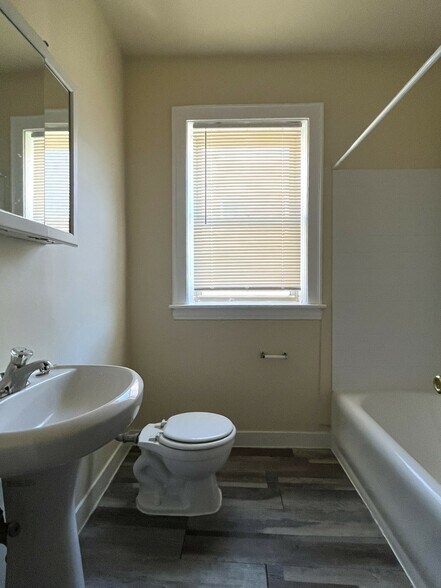 More Photos Of 8054 S Ingleside Ave, Chicago Apartments For Sale