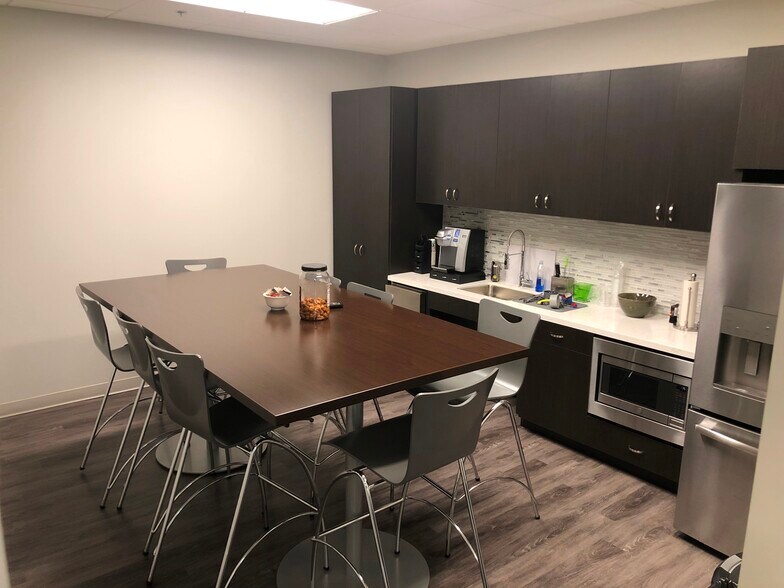 More Photos Of 5049 Edwards Ranch Rd, Fort Worth Coworking Space