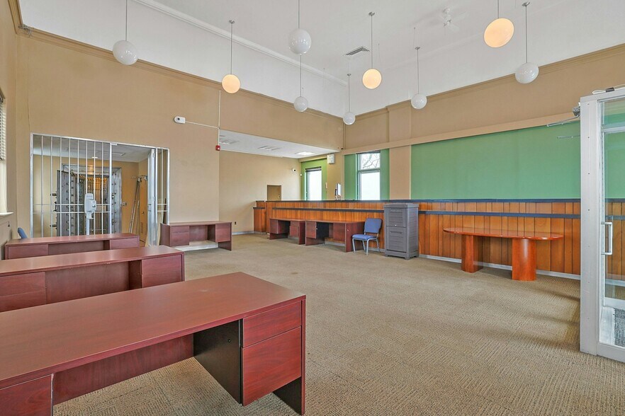 More Photos Of 637 Main St, Sparkill Bank For Lease