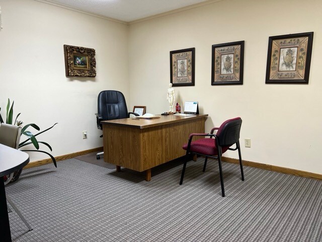 More Photos Of 600 Houze Way, Roswell Office Residential For Lease