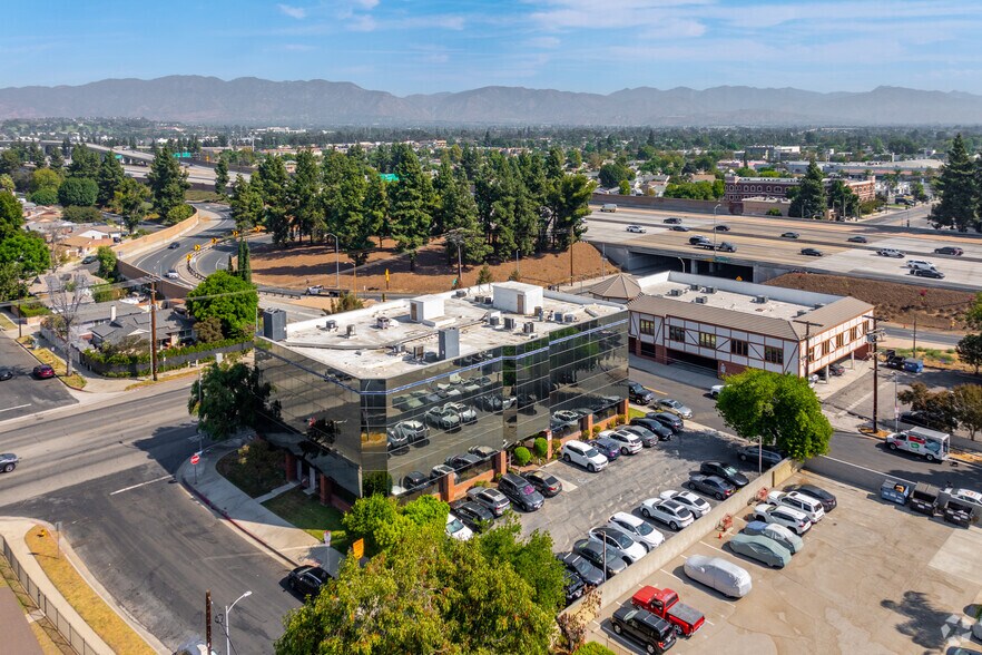 More Photos Of 15650 Devonshire St, Granada Hills Office For Lease