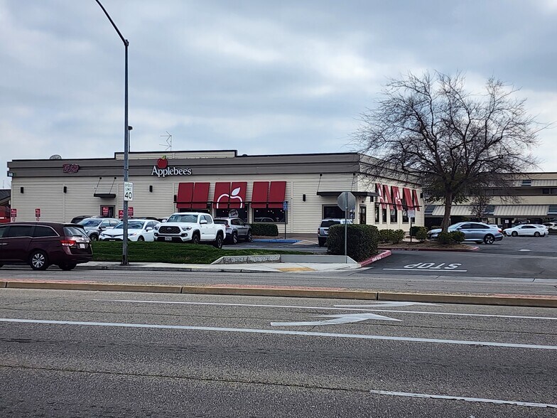 More Photos Of 98 E Shaw Ave, Clovis Restaurant For Sale