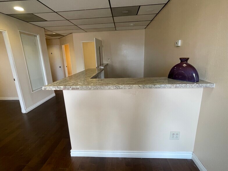 More Photos Of 4550 Kearny Villa Rd, San Diego Office For Sale