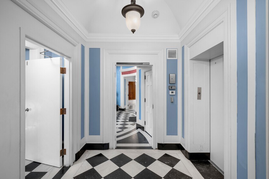 More Photos Of 2318 Park Ave, Minneapolis Office For Sale