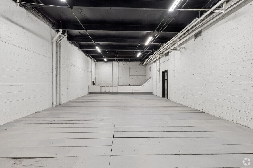 More Photos Of 2810 W Saratoga St, Baltimore Warehouse For Sale