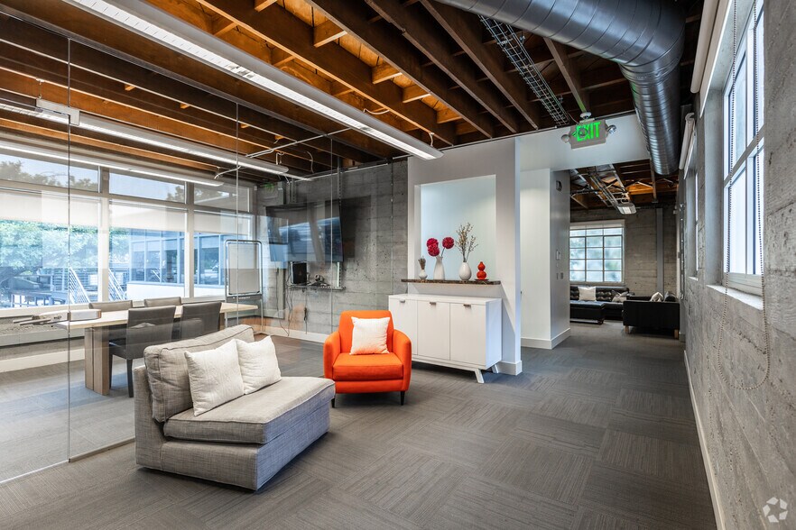 More Photos Of 541-547 Bryant St, Palo Alto Loft Creative Space For Lease