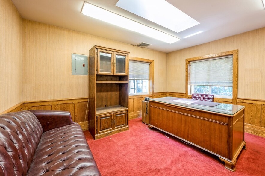 More Photos Of 153 Stevens Ave, Mount Vernon Office For Sale