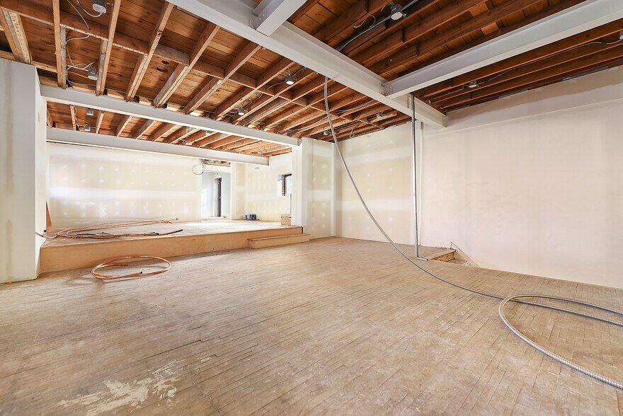 More Photos Of 208-210 N Highland Ave, Pittsburgh Restaurant For Lease
