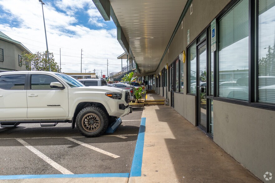 More Photos Of 99-080 Kauhale St, Aiea Freestanding For Lease