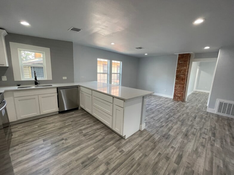 More Photos Of , San Antonio Unknown For Sale