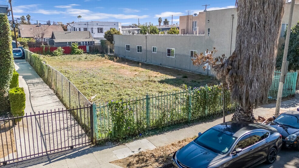 More Photos Of 1222 North Beachwood Dr, Los Angeles Land For Sale