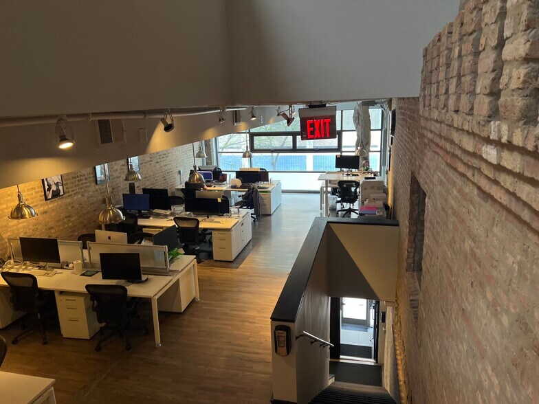 More Photos Of 21 W Illinois St, Chicago Office For Sale