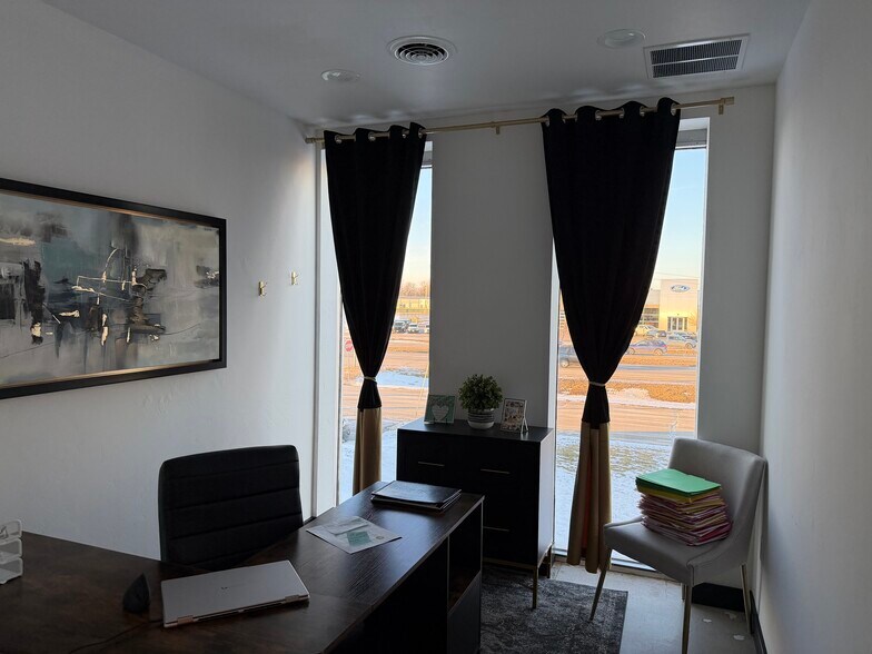 More Photos Of 3003 W College Ave, Appleton Office For Lease