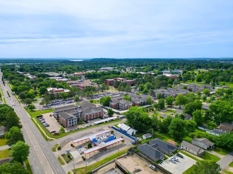 More Photos Of 801 N 49th St, Fort Smith Dormitory For Sale