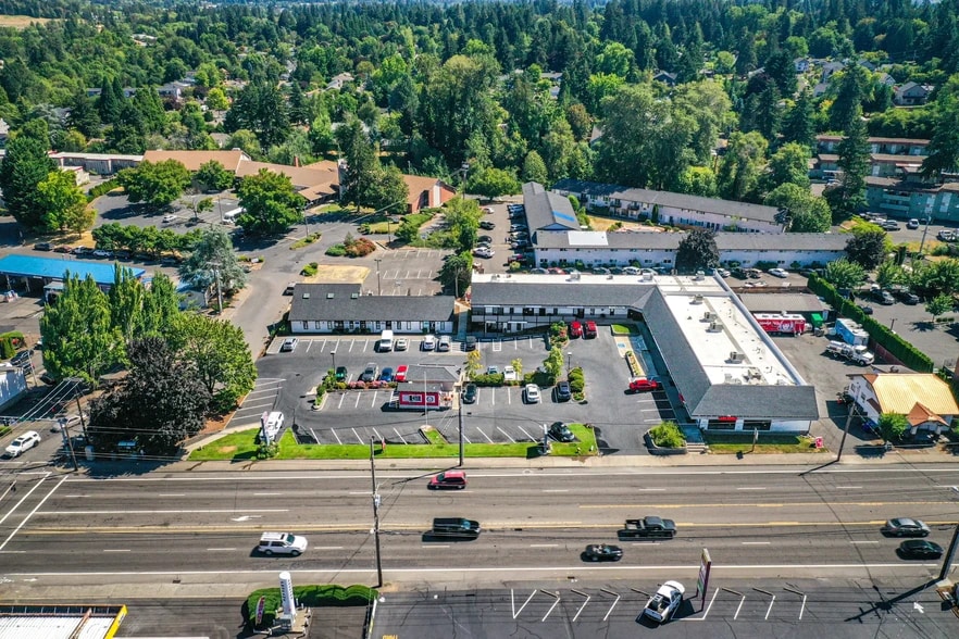 More Photos Of 12950 SW Pacific Hwy, Tigard Storefront Retail Office For Lease