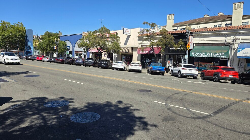 More Photos Of 3242 Grand Ave, Oakland Storefront For Lease