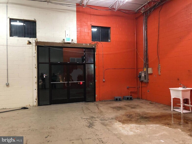 More Photos Of 10951-10955 Lute Ct, Manassas Unknown For Lease