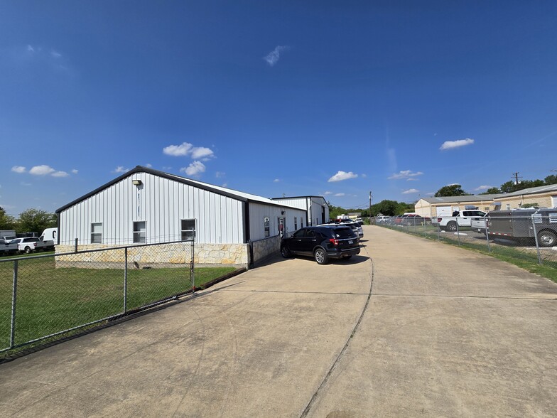 More Photos Of 103 Tradesmen Dr, Hutto Warehouse For Sale