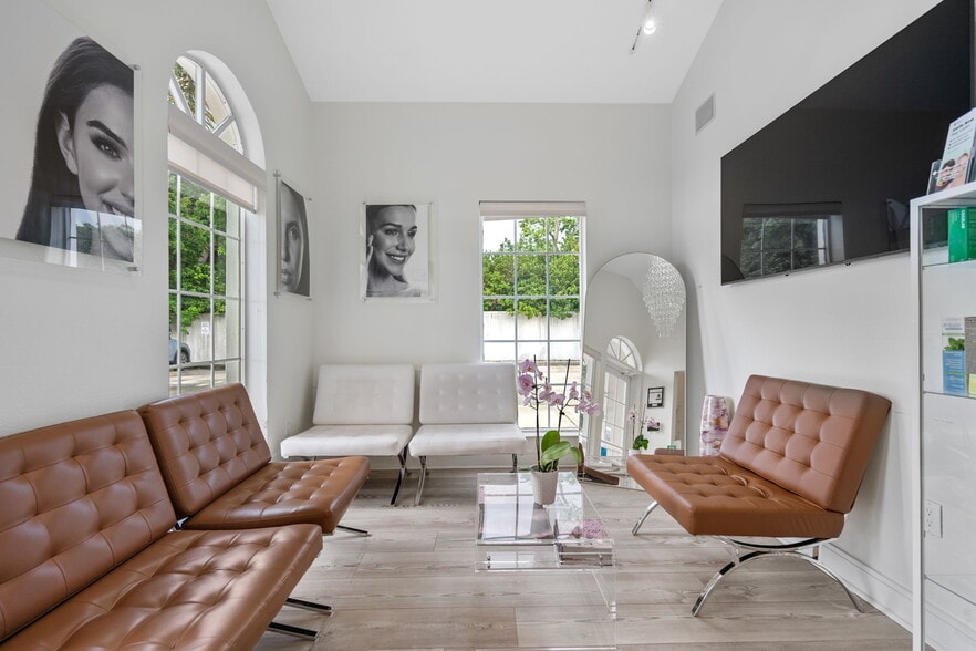 More Photos Of 3900 Clark Rd, Sarasota Medical For Sale