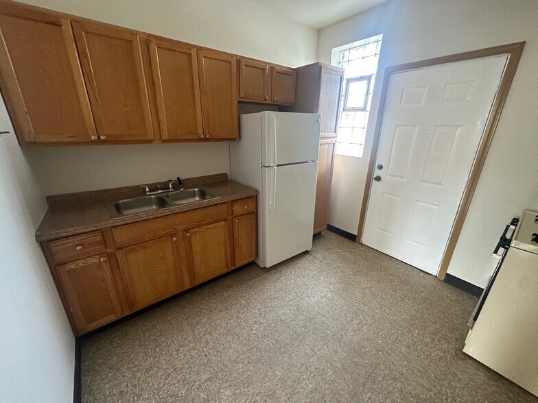 More Photos Of 5400 W Madison St, Chicago Apartments For Sale