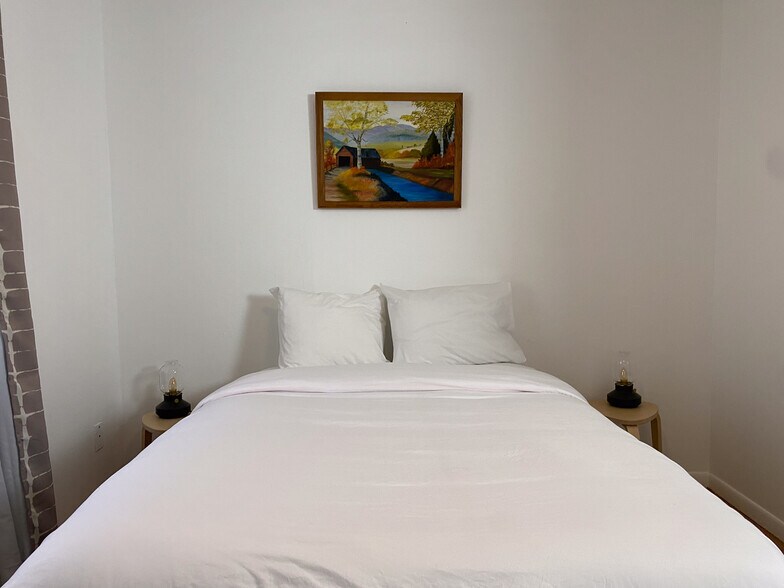 More Photos Of 2044 E Van Buren, Eureka Springs Hotel For Sale