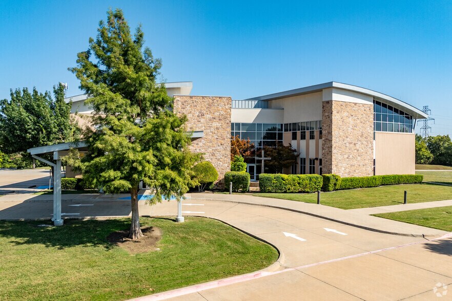 Primary Photo Of 500 Maplelawn Dr, Plano Office For Sale