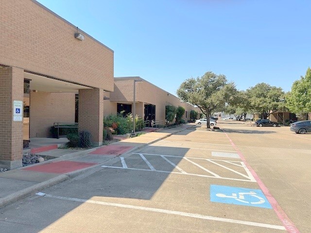 More Photos Of 11880 Greenville Ave, Dallas Office For Sale