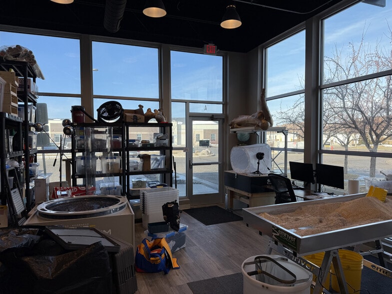 More Photos Of 4650 26th Ave, Fargo Storefront Retail Office For Lease