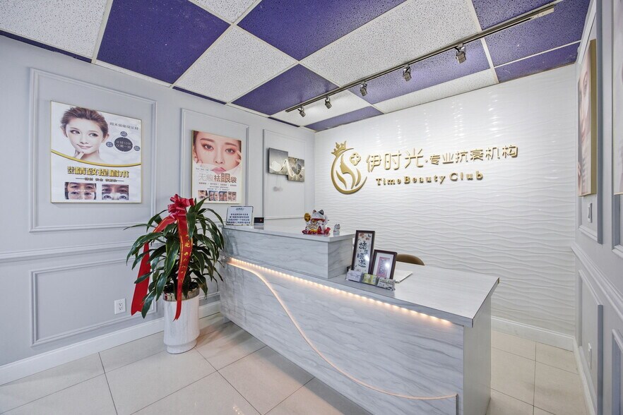 More Photos Of 136-21 41st Ave, Flushing Storefront Retail Office For Sale