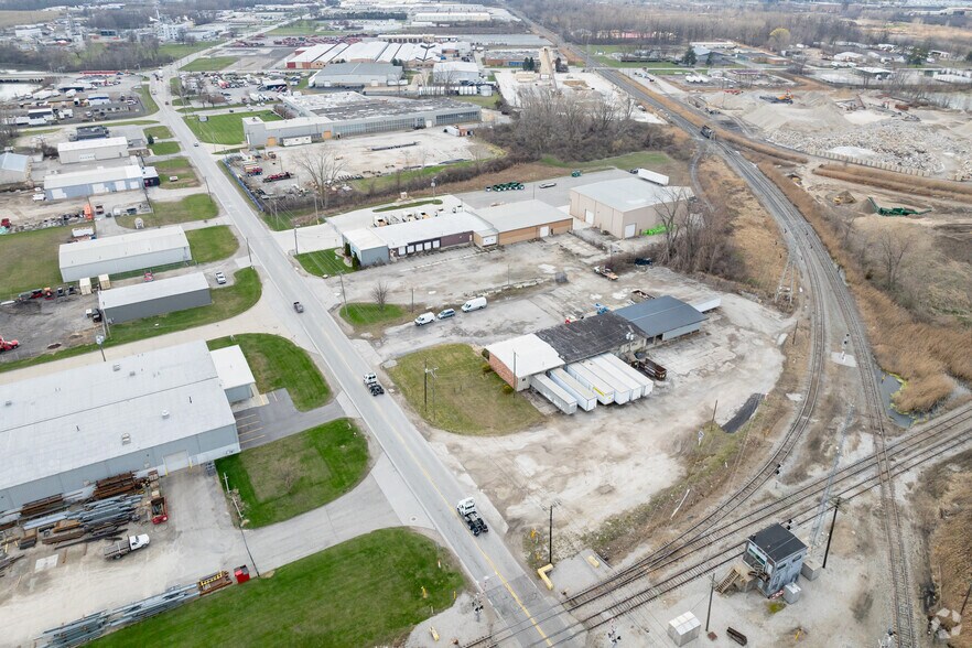 More Photos Of 1045 Matzinger Rd, Toledo Truck Terminal For Lease
