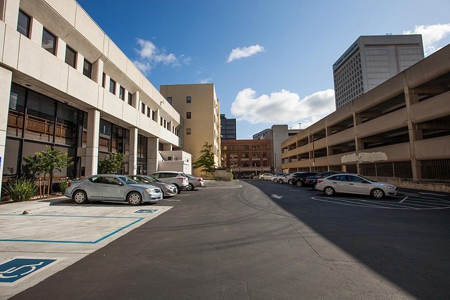 More Photos Of 1740-1750 Broadway, Oakland Office For Lease