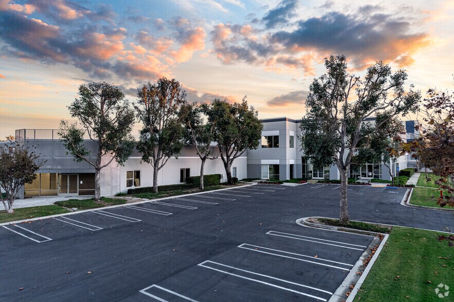 Primary Photo Of 960-970 Knox St, Torrance Warehouse For Lease