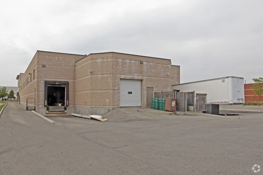 More Photos Of 2552 Bristol Cir, Oakville Warehouse For Lease