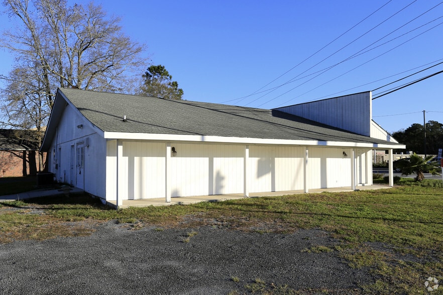 More Photos Of 104 Old Trolley Rd, Summerville Freestanding For Lease
