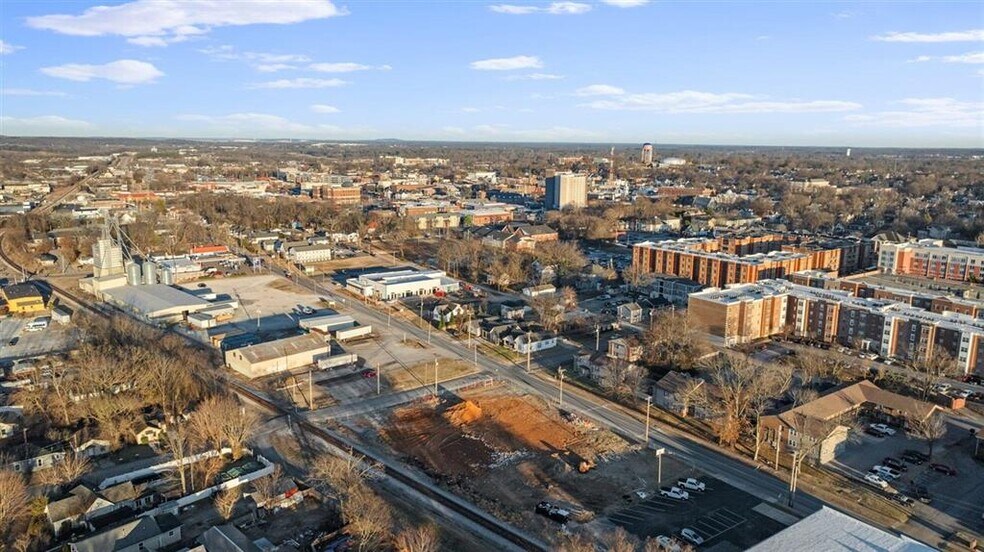 More Photos Of 1349 Adams St, Bowling Green Distribution For Sale