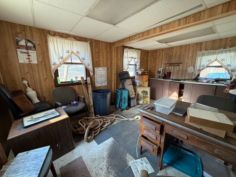 More Photos Of 137 Southbridge Rd, Charlton Warehouse For Sale