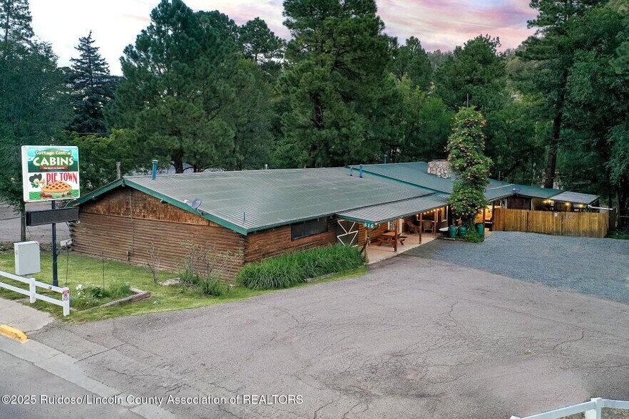 Primary Photo Of 616 Sudderth Dr, Ruidoso General Retail For Sale