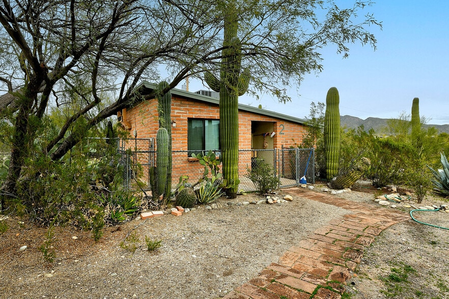 More Photos Of 2751 N Soldier Trl, Tucson Specialty For Sale